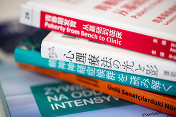 Books in dîfferent languages